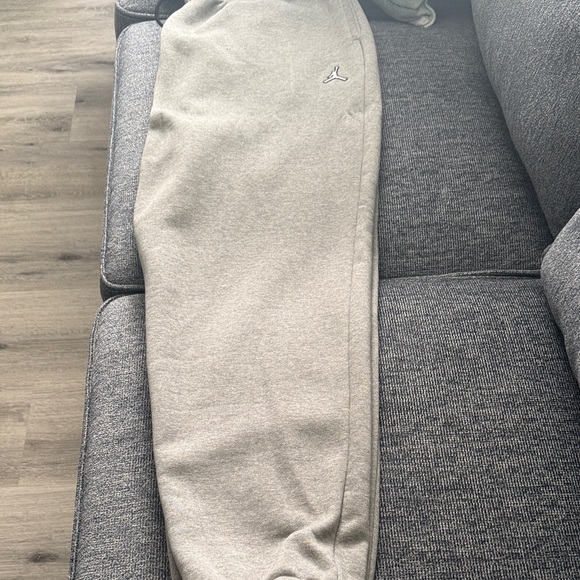 Jordan Gray Sweatpants - Picture 5 of 8